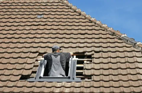 Pose de velux - Gy-les-Nonains